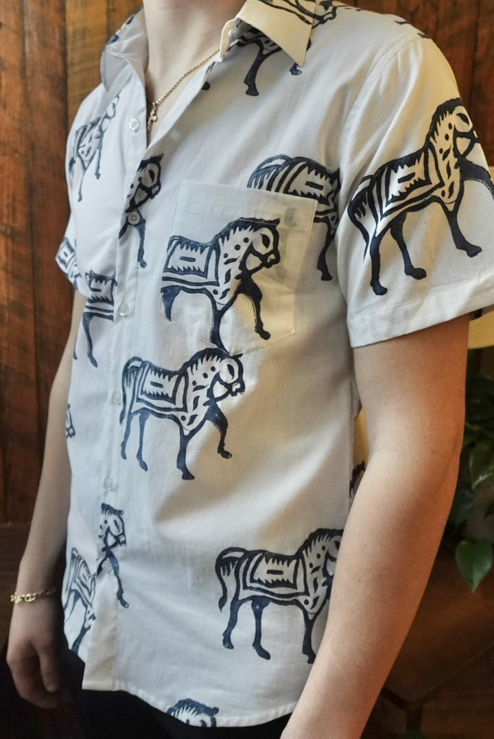 EASY TIDE SHORT SLEEVED RELAXED BUTTON DOWN