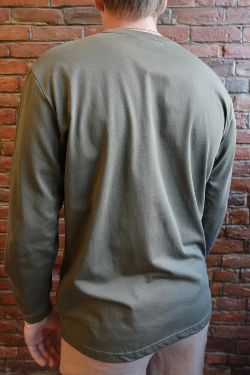 OLIVE ESSENTIAL STRAIGHT HEM 100% COTTON LONG SLEEVE LOGO PATCH TEE