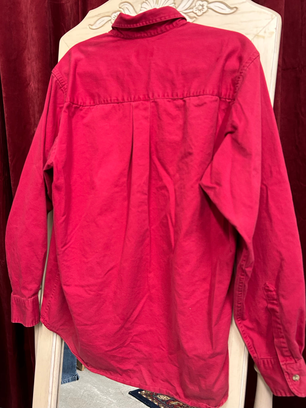 CLUB ROOM: THICK DARK BRIGHT RED BUTTON DOWN