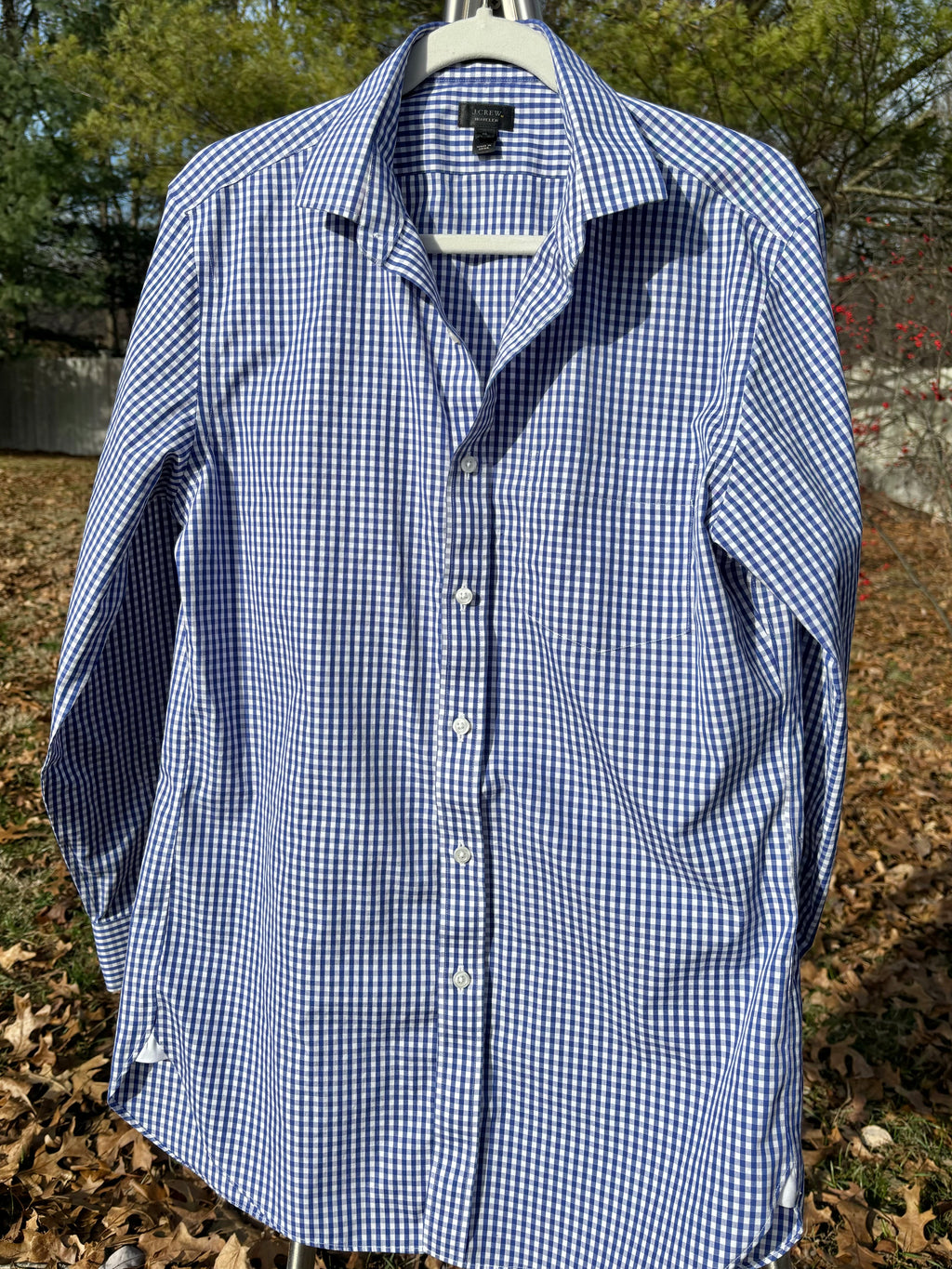 J CREW: DARK BLUE & WHITE CHECKERED BUTTON DOWN