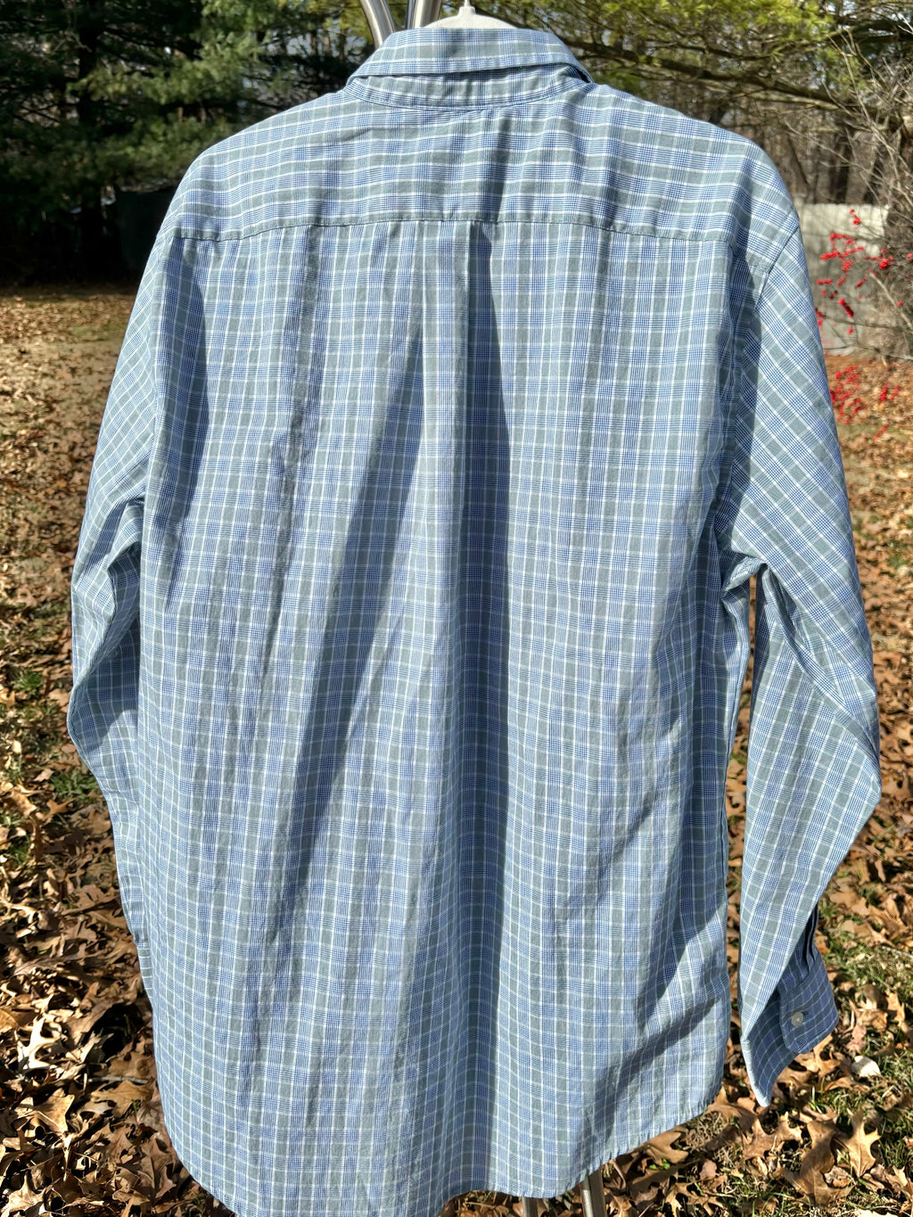 IZOD: MUTED BLUE & GREEN PLAID BUTTON DOWN