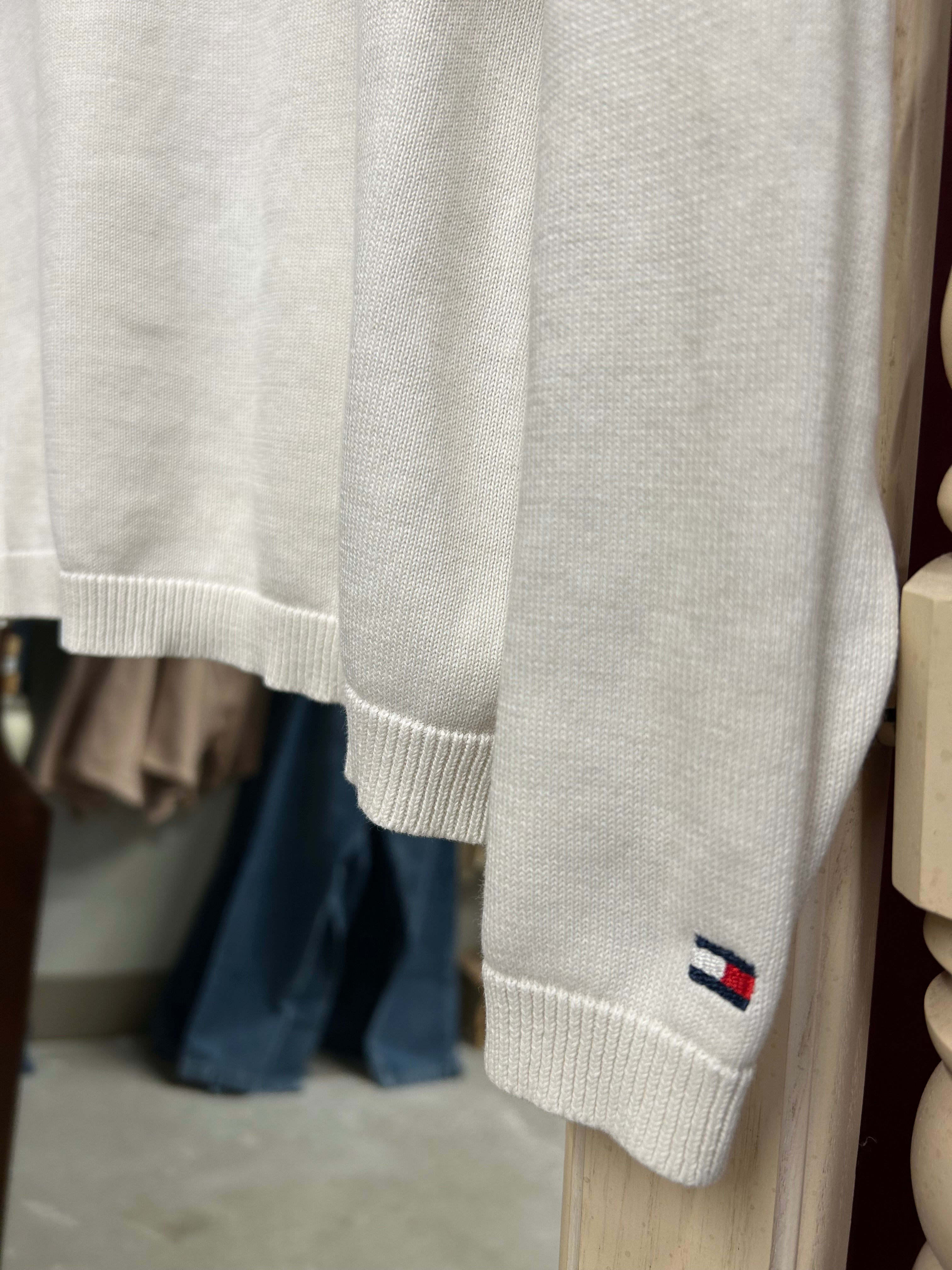 TOMMY HILFIGER: WHITE KNIT SHORT TOP POLO