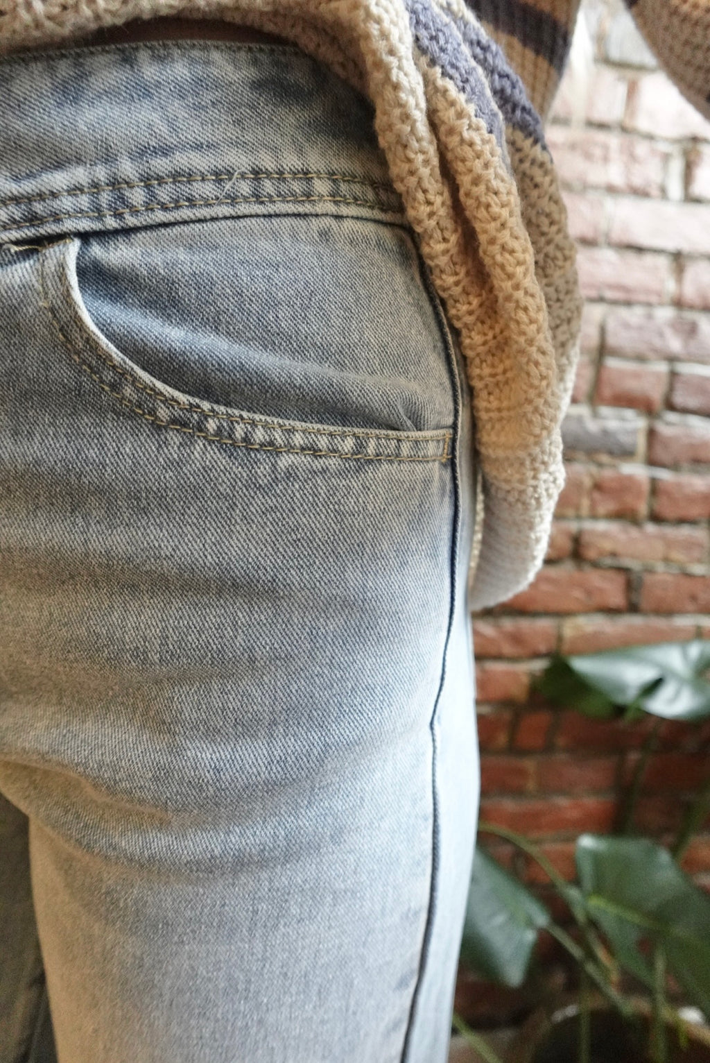 EVERYDAY LUXE WIDE LEG LIGHT WASH JEANS