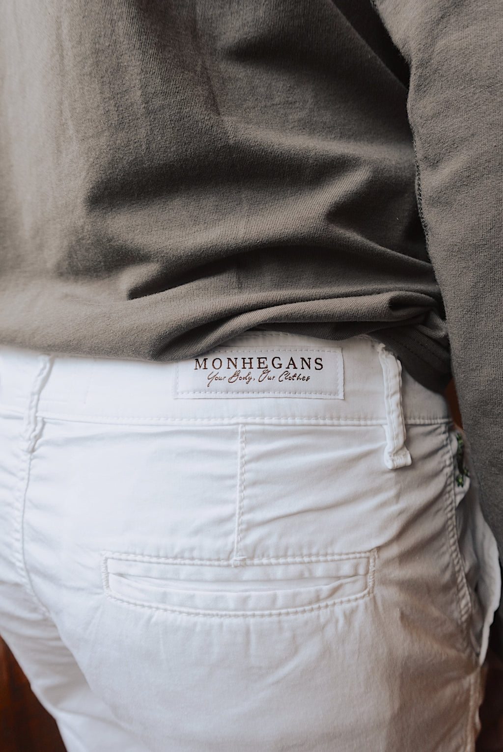 WHITE SOFT BREATHABLE COTTON CHINO SHORTS