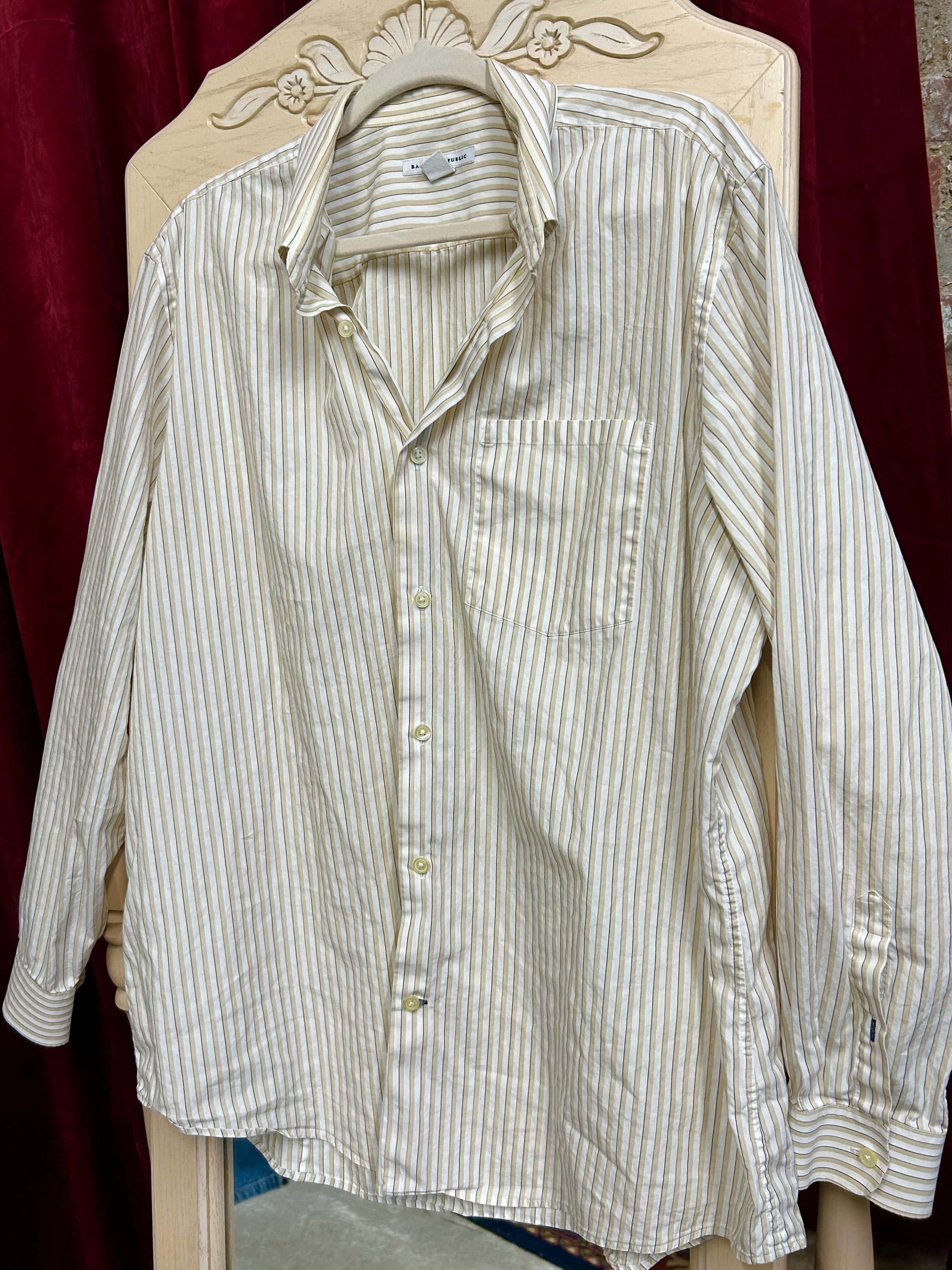 BANANA REPUBLIC: WHITIE & LIGHT TAN STRIPE BUTTON DOWN