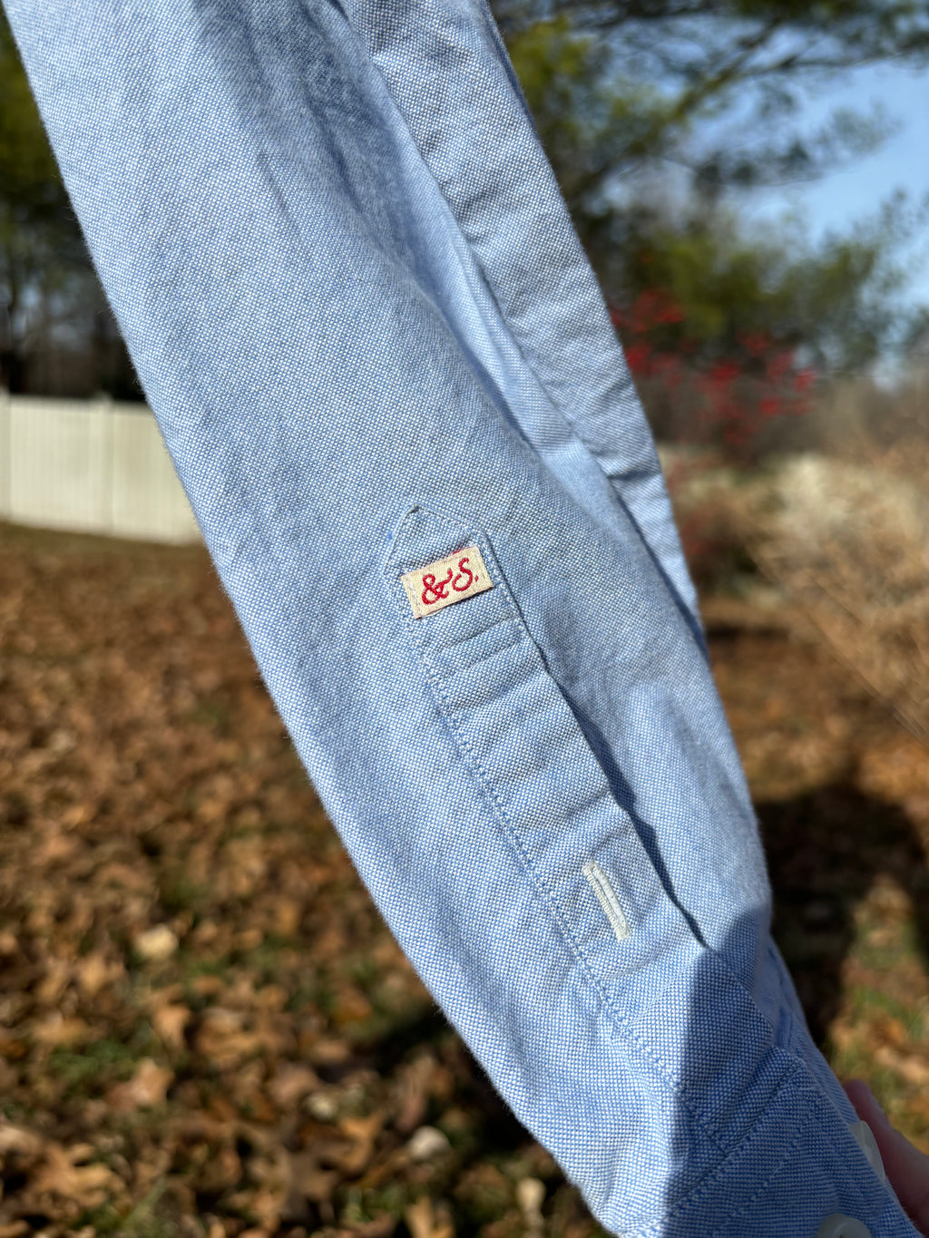 SCOTCH & SODA: MEDIUM WEIGHT LIGHT BLUE BUTTON DOWN