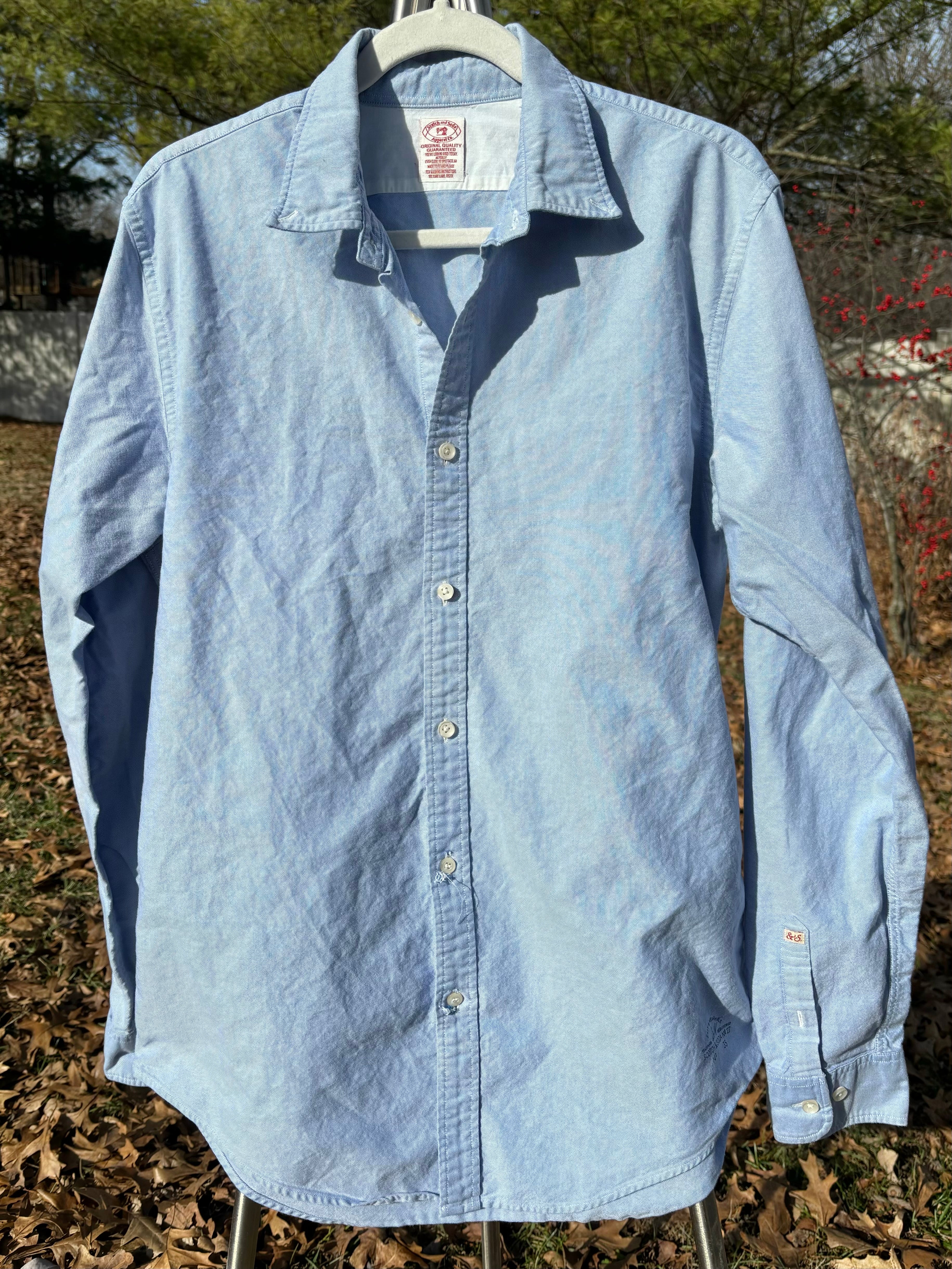 SCOTCH & SODA: MEDIUM WEIGHT LIGHT BLUE BUTTON DOWN