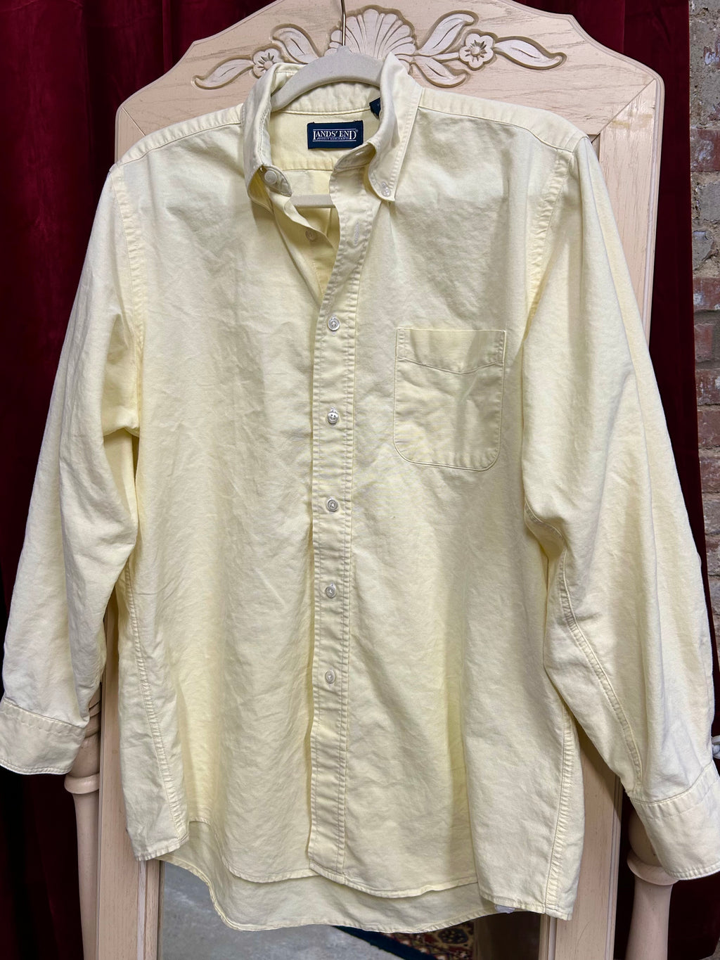 LANDS END: PALE BUTTER YELLOW BUTTON DOWN