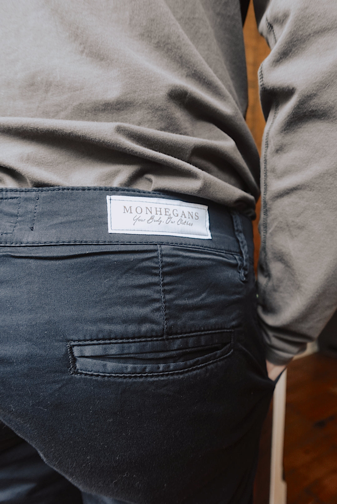 NAVY SOFT BREATHABLE COTTON CHINO SHORTS