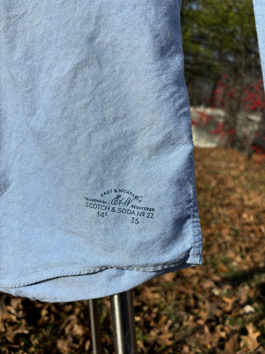 SCOTCH & SODA: MEDIUM WEIGHT LIGHT BLUE BUTTON DOWN