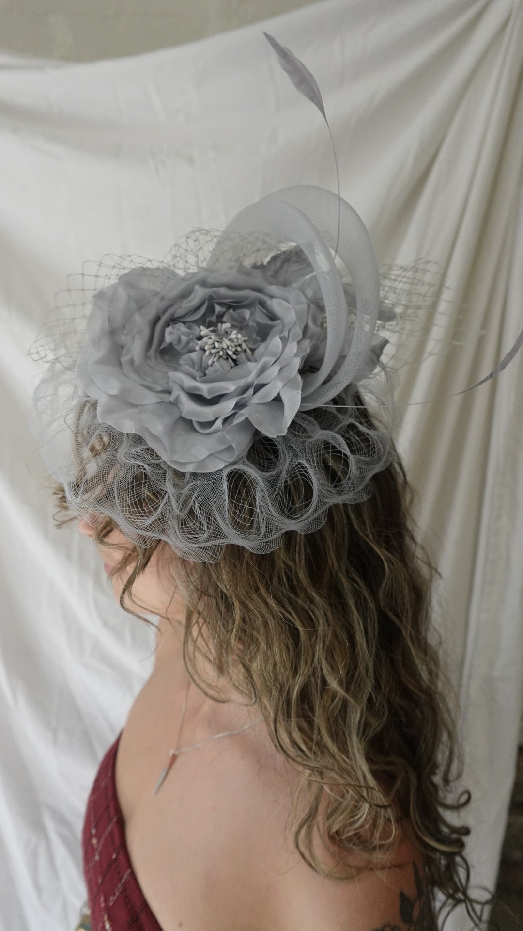 SILVER GRAY CRINKLE FLOWER DERBY FASCINATOR