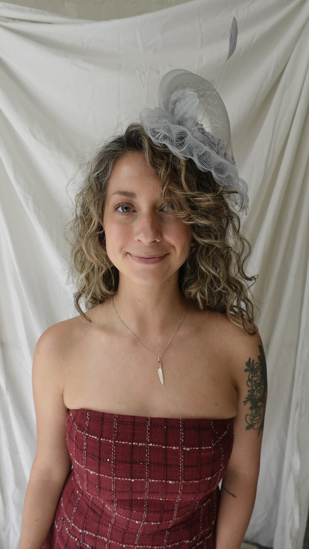 SILVER GRAY CRINKLE FLOWER DERBY FASCINATOR