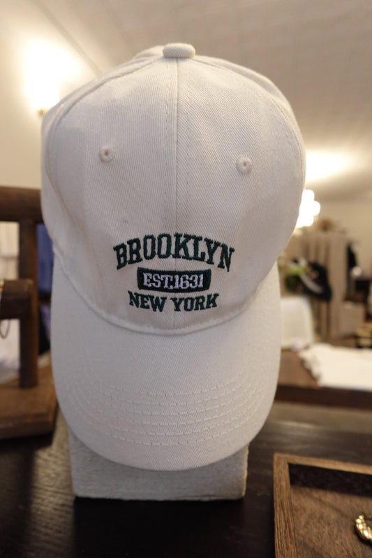 CREAM EMERALD GREEN EMBROIDERED BROOKLYN NEW YORK UNISEX BASEBALL HAT