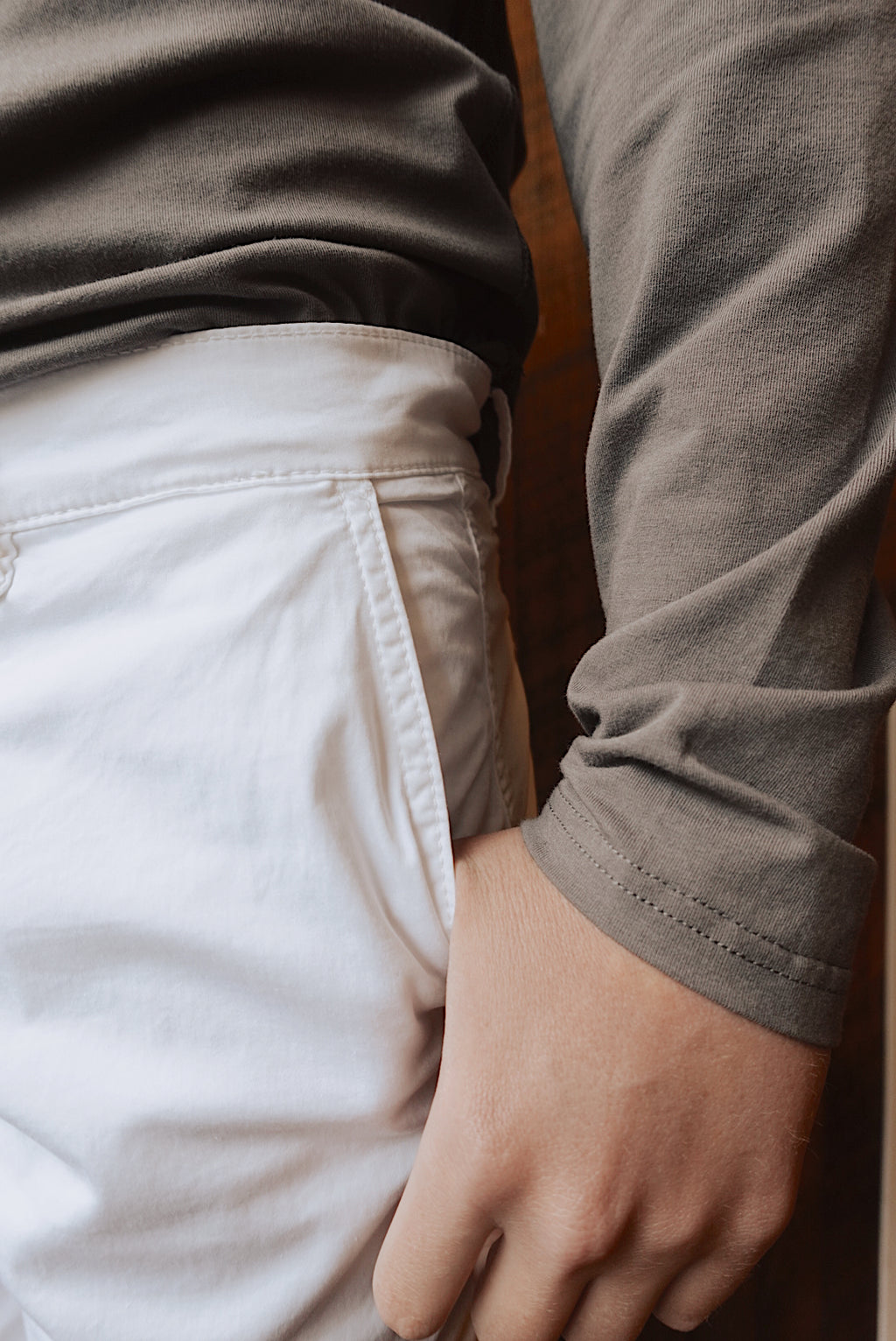 WHITE SOFT BREATHABLE COTTON CHINO SHORTS