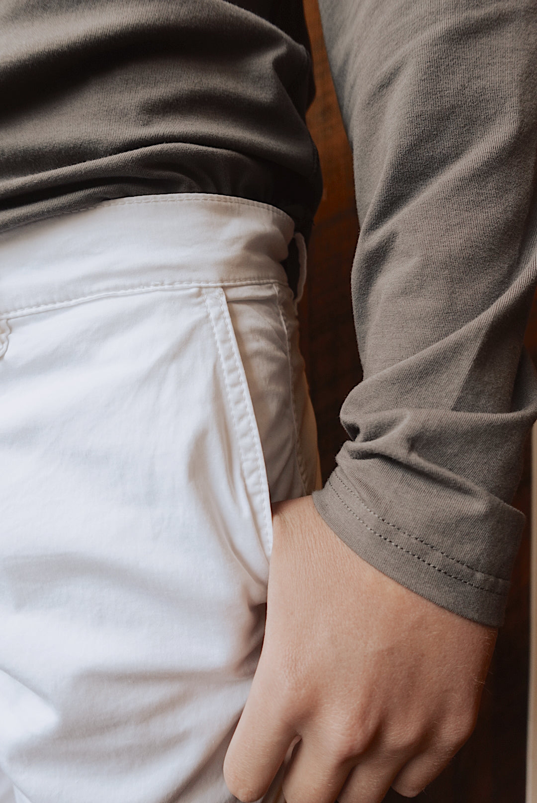 WHITE SOFT BREATHABLE COTTON CHINO SHORTS