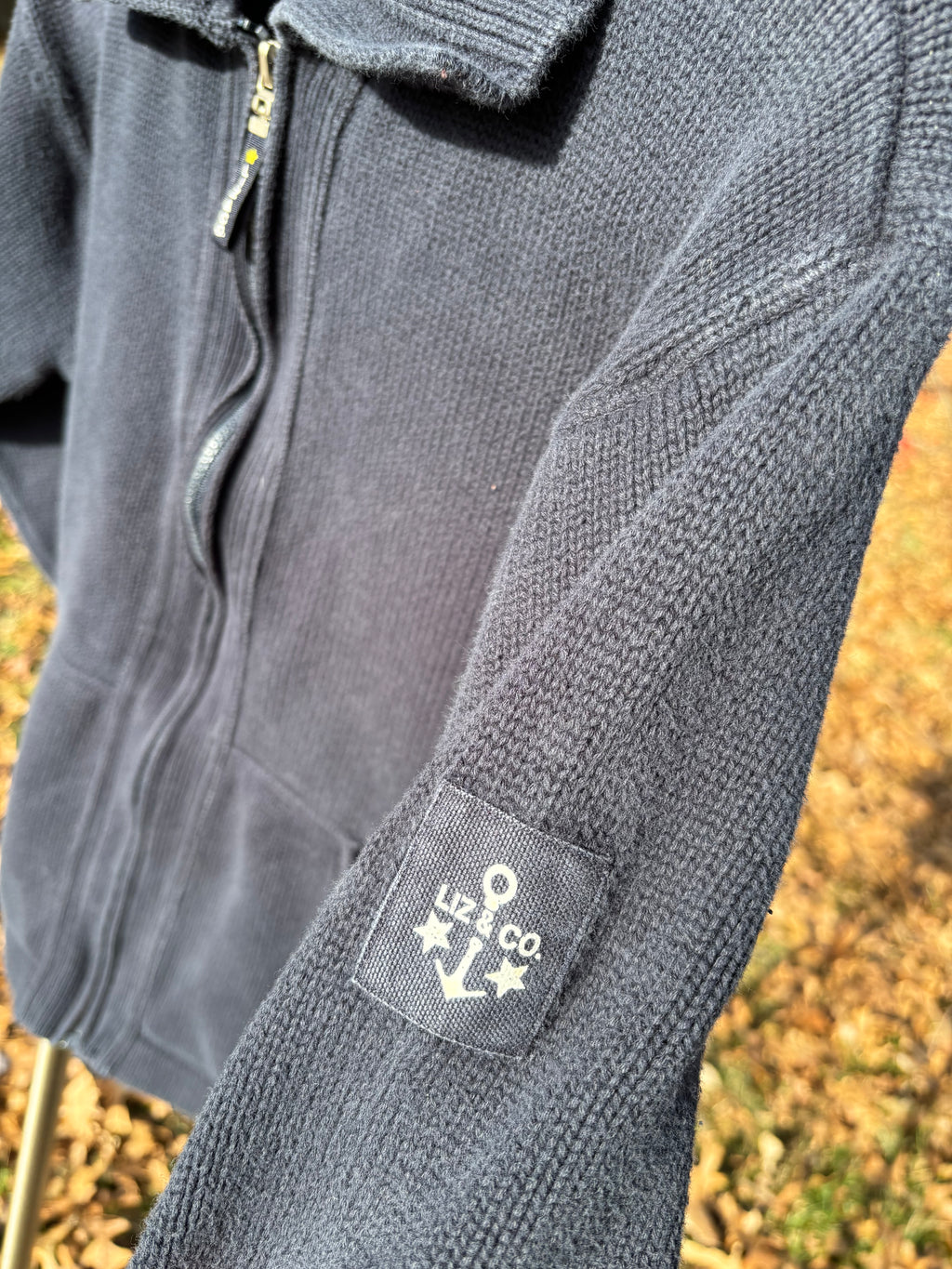 LIZ CLAIBORNE: KNIT COLLARED NAVY SLIGHTLY CROPPED SWEATER JACKET