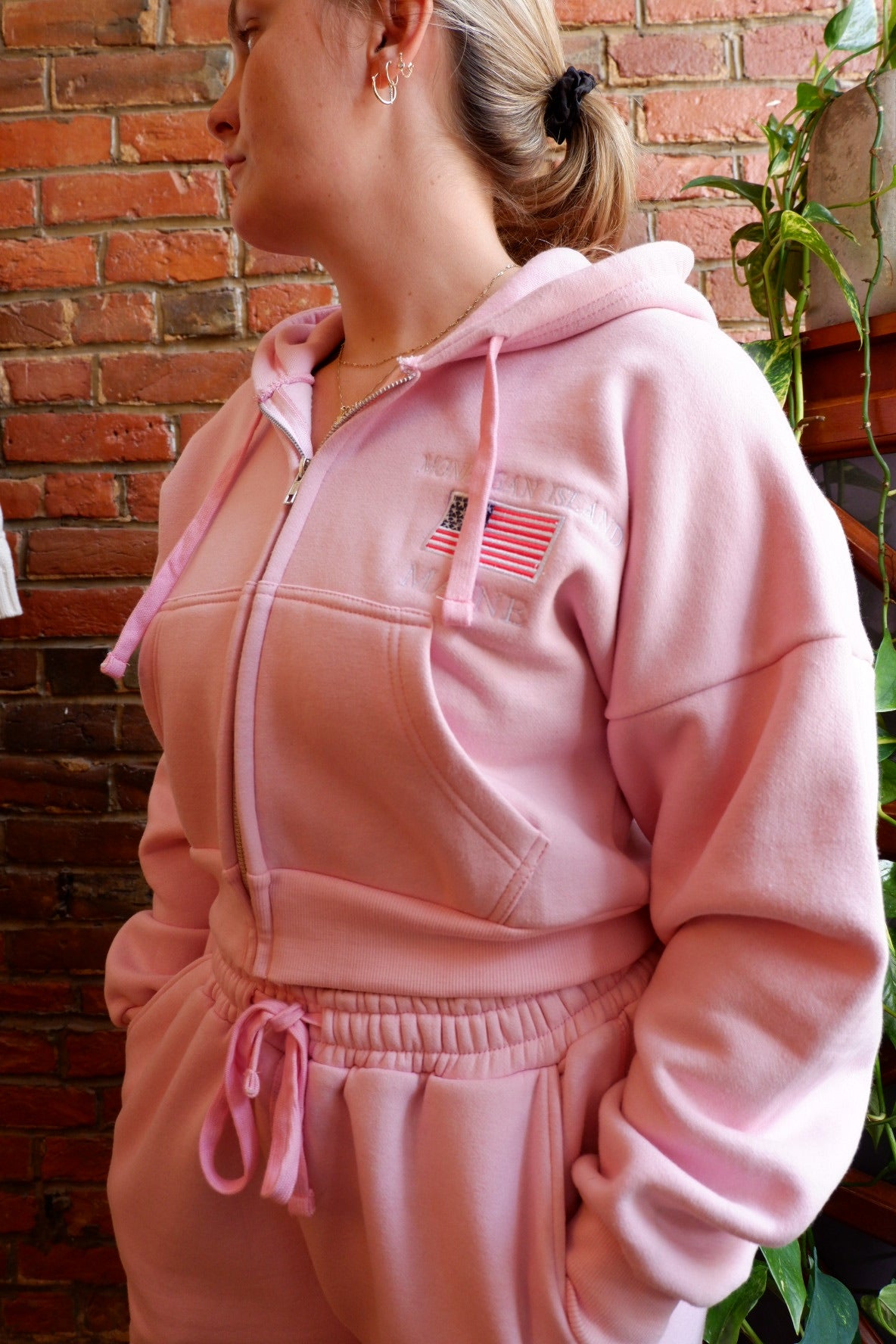 BOXY CROPPED ZIP UP FLEECE MONHEGAN ISLAND MAINE FLAG BABY PINK JACKET