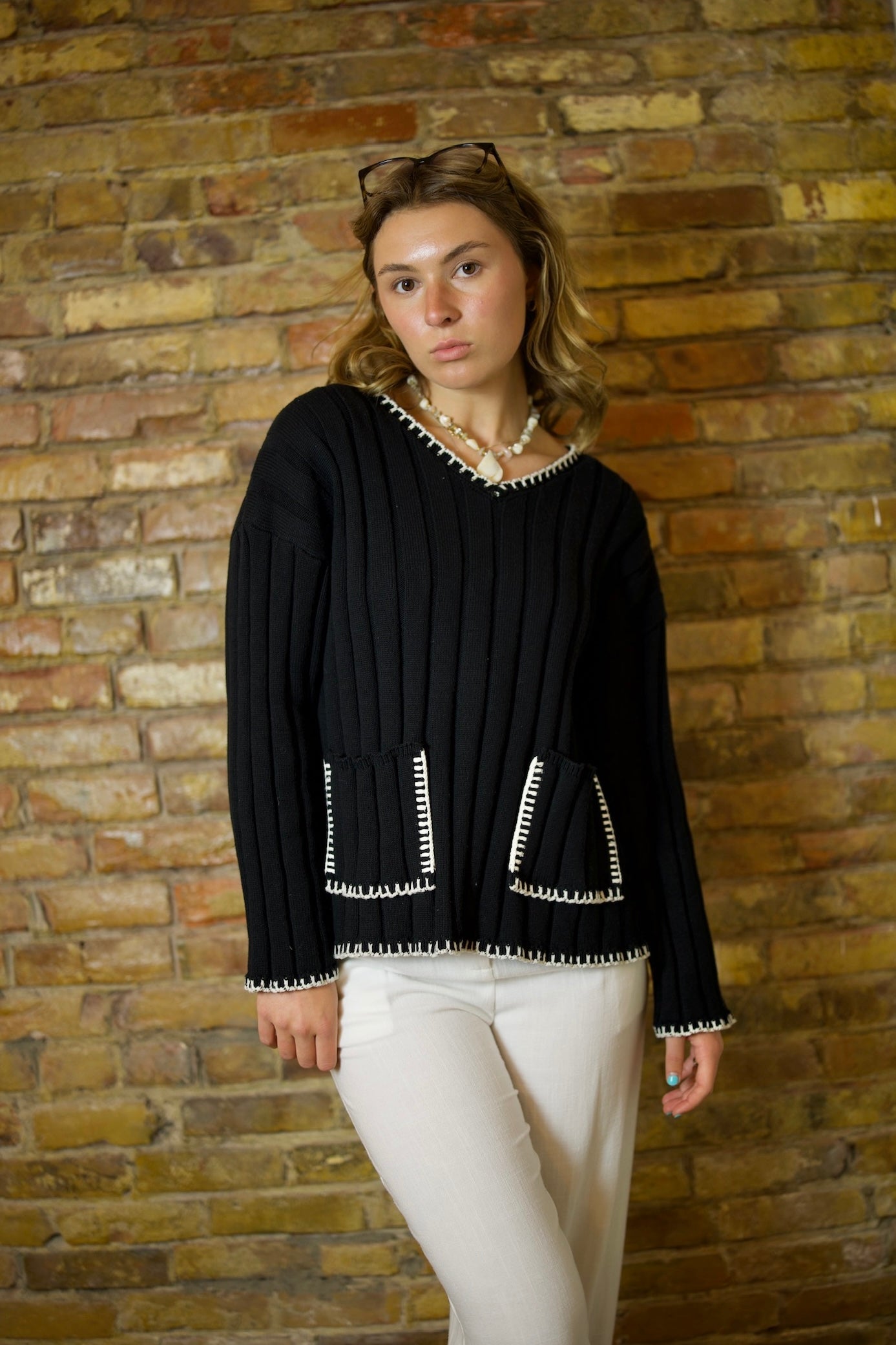 Soft cotton Nior White Stitching Wide Rib Sweater in relaxed fit, ideal for both casual summer outfits and layering during winter