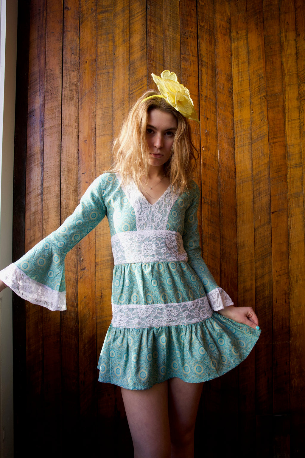 Yennifer shirred mini dress blue / white