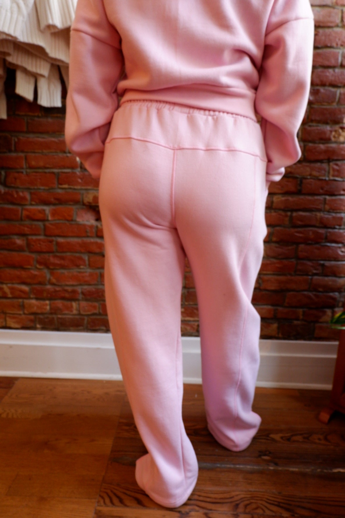 STRAIGHT LEG FLEECE MONHEGAN ISLAND MAINE FLAG BABY PINK SWEATPANTS