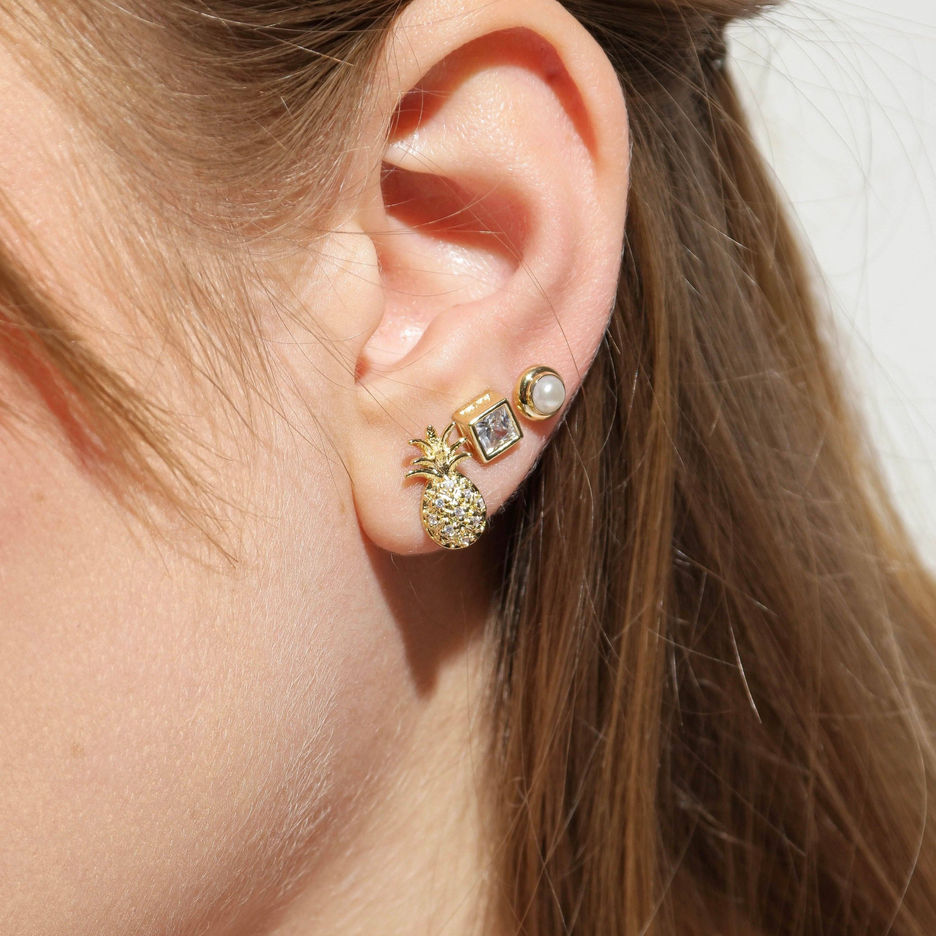 BEZEL FLAT PEARL STUD 18K GOLD FILLED EARRINGS