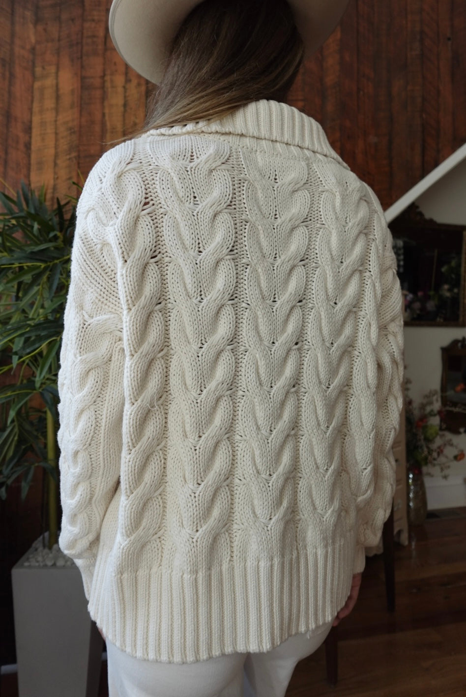 CREAM BUTTON CHUNKY SWEATER SHAWL TOP