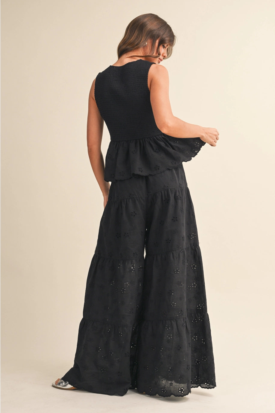 SMOCKED TIE EYELET VEST BLACK TOP