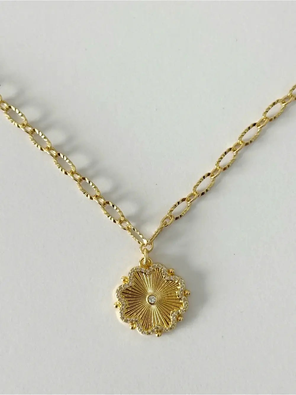 floral necklace, flower necklace, gold flower necklace, dainty floral necklace, botanical jewelry, nature inspired jewelry, wildflower necklace, romantic jewelry, boho jewelry,