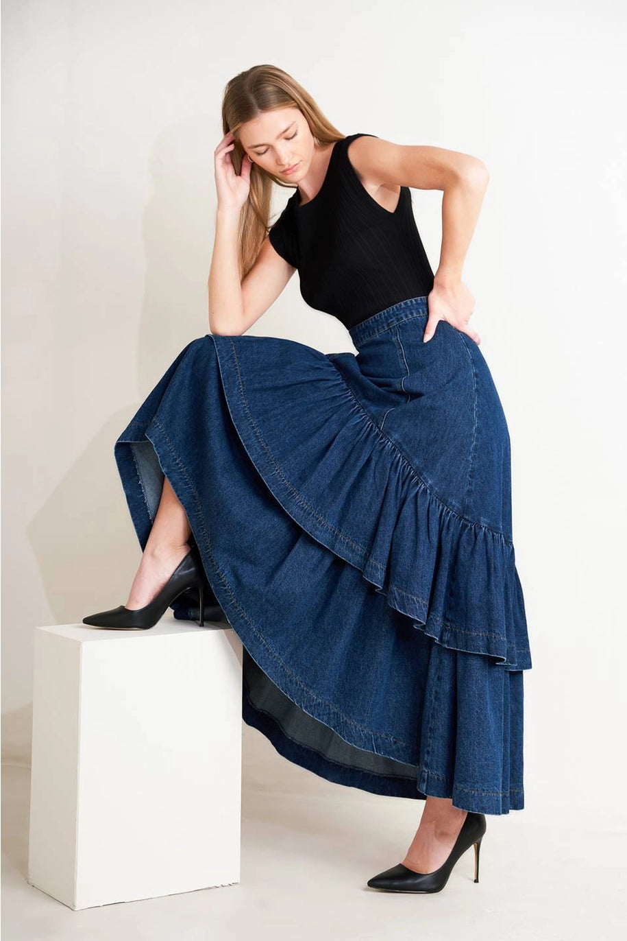 flowy denim maxi skirt, everyday denim outfit, minimalist denim skirt, classic american style skirt, coastal cowgirl outfit