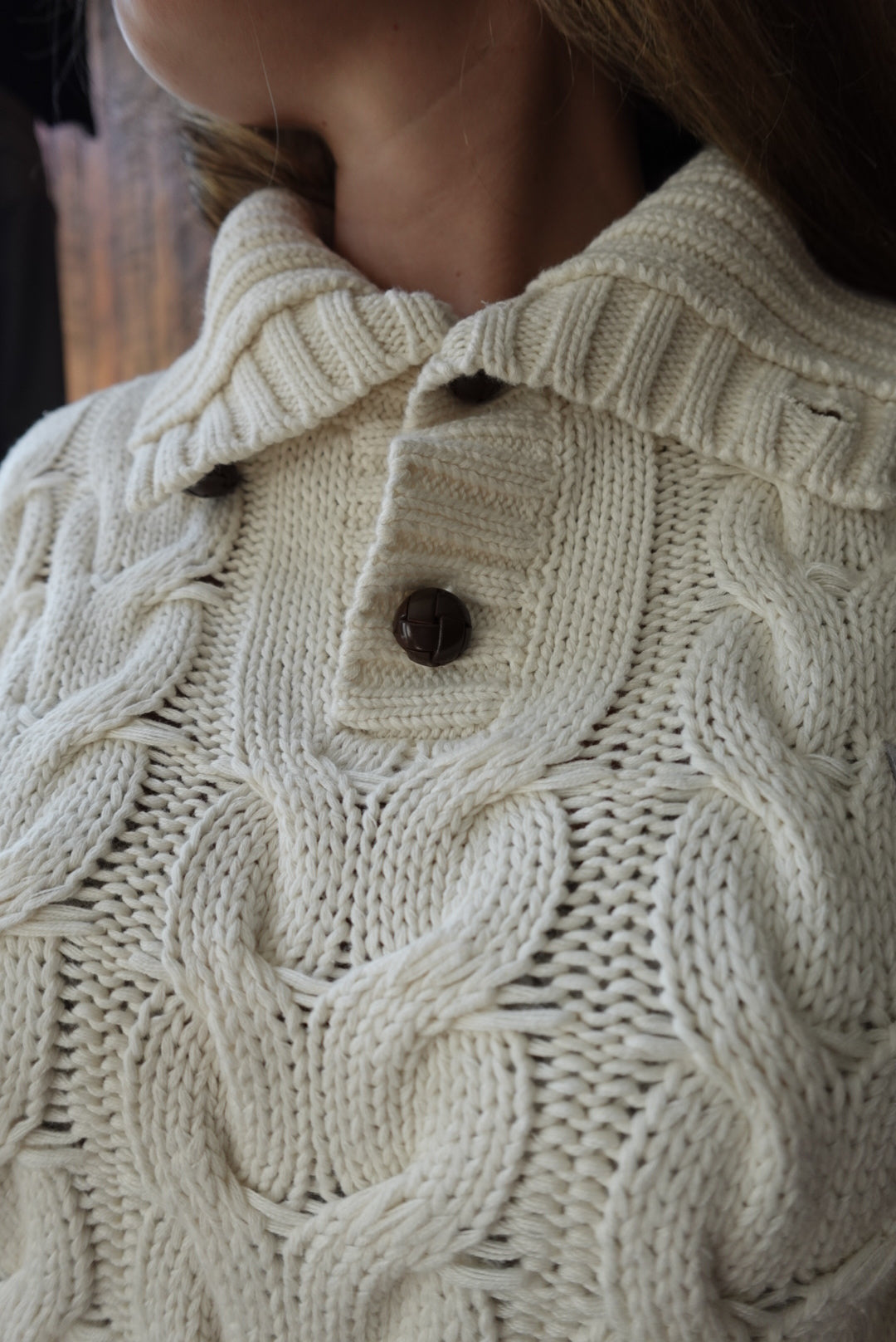 CREAM BUTTON CHUNKY SWEATER SHAWL TOP